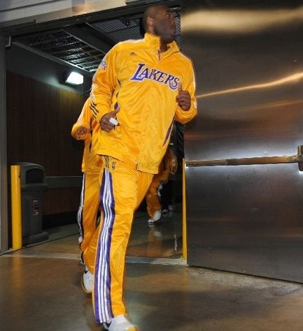 通过一系列 通过一系列